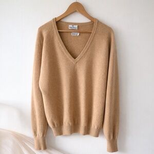 Neiman Marcus EUC 100% 2-Ply Cashmere V-Neck Sweater Camel Tan Size L